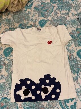 PLAY White Graphic Tee with Navy Polka Dot Heart